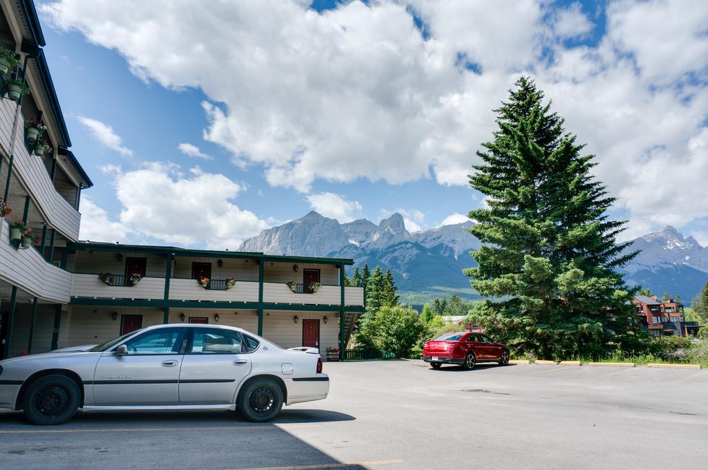 The Drake Inn Canmore Eksteriør bilde
