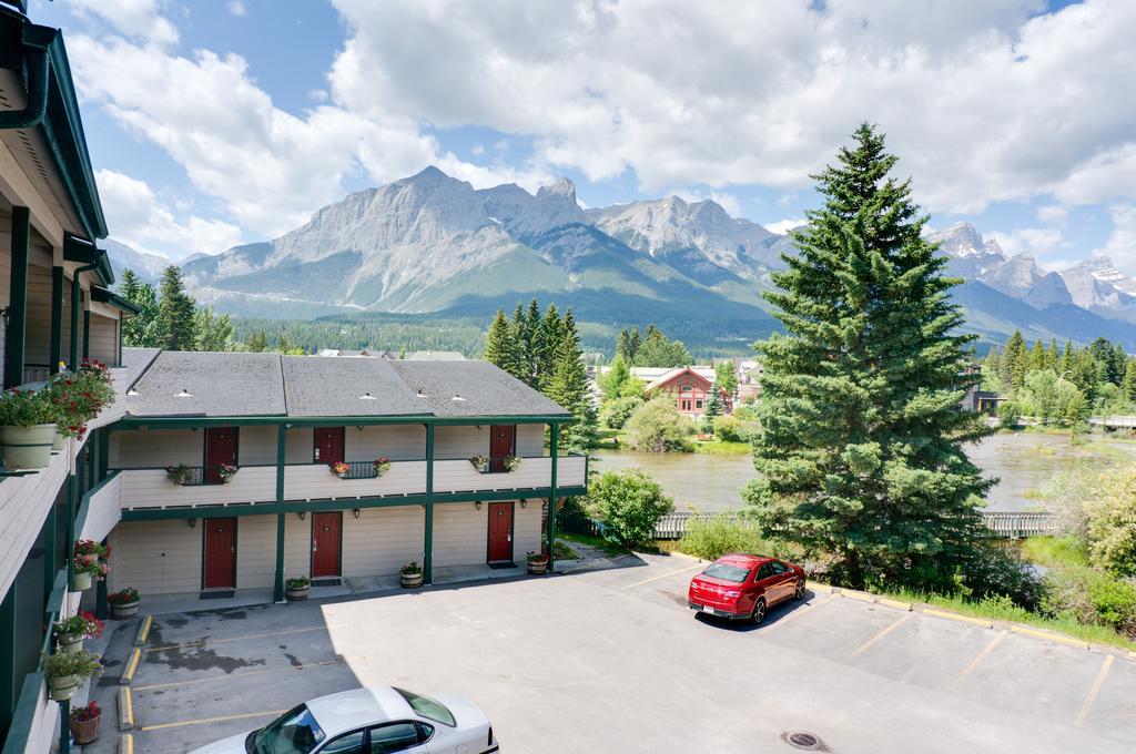 The Drake Inn Canmore Eksteriør bilde