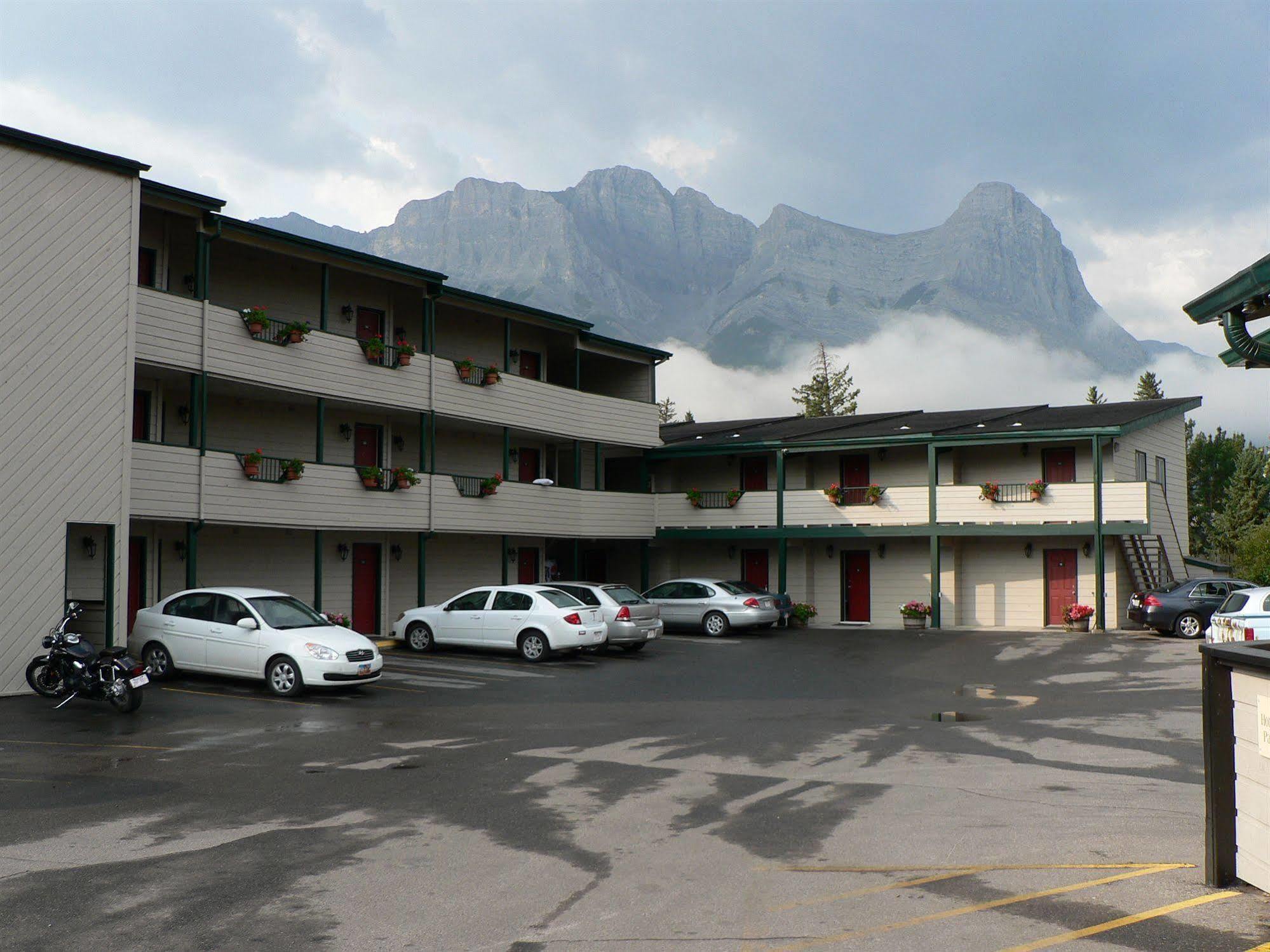 The Drake Inn Canmore Eksteriør bilde
