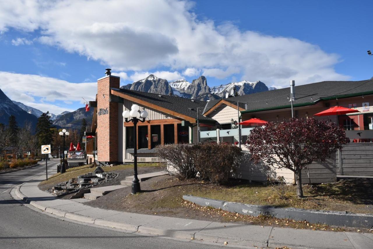 The Drake Inn Canmore Eksteriør bilde