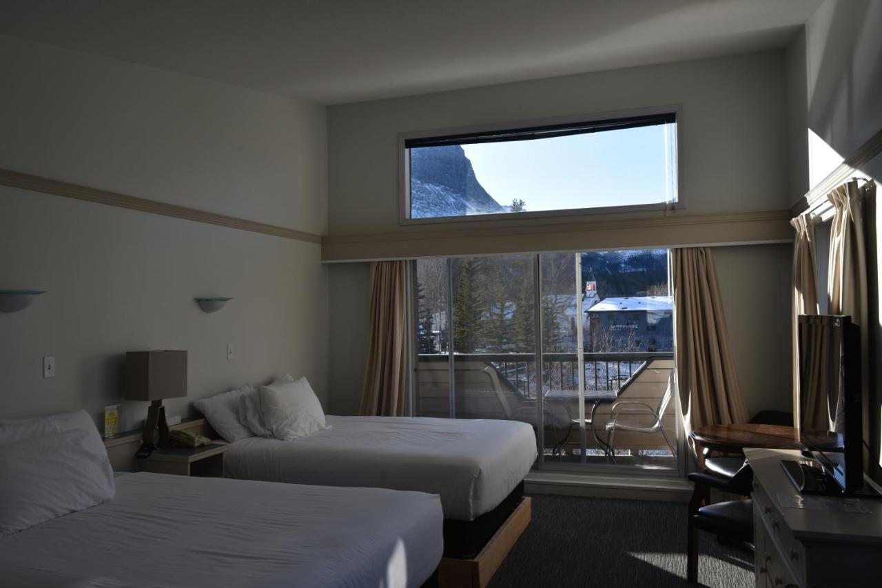 The Drake Inn Canmore Eksteriør bilde